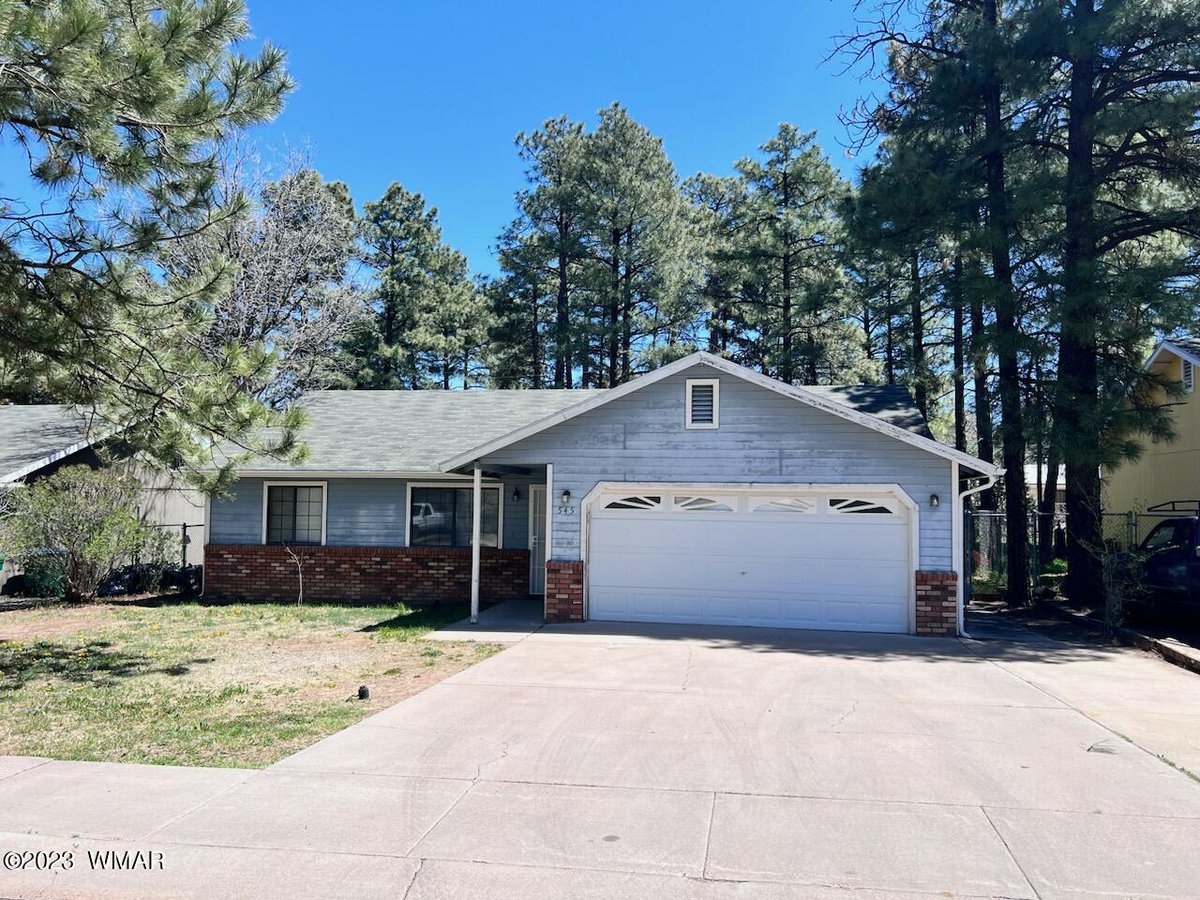 SaraReidhead's tweet photo. Check out my newest listing in #ShowLow! Tell me what you think!  #realestate https://t.co/Rb0nHISFmS https://t.co/JGPXHWnxLp