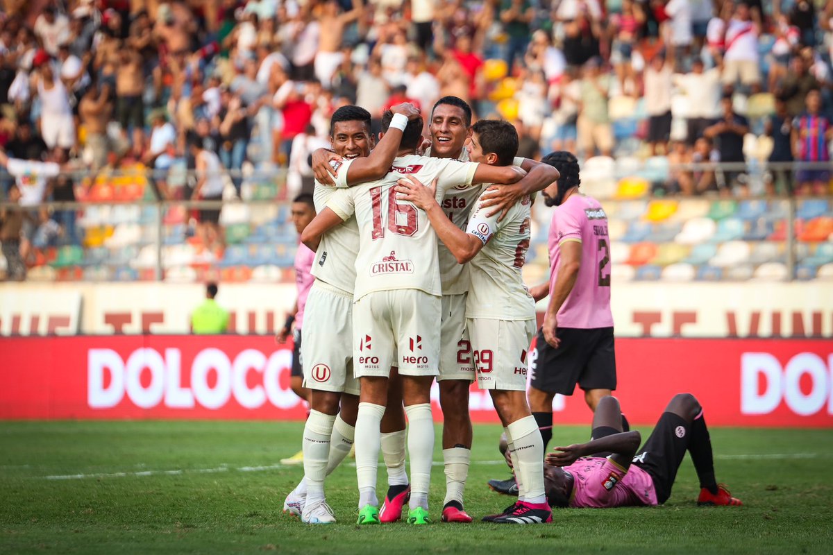 Hugoancajima10's tweet photo. Seguimos en la pelea 💪🏽⚽️💛 @Universitario 

#YdaleU https://t.co/X3PK52Ez1A
