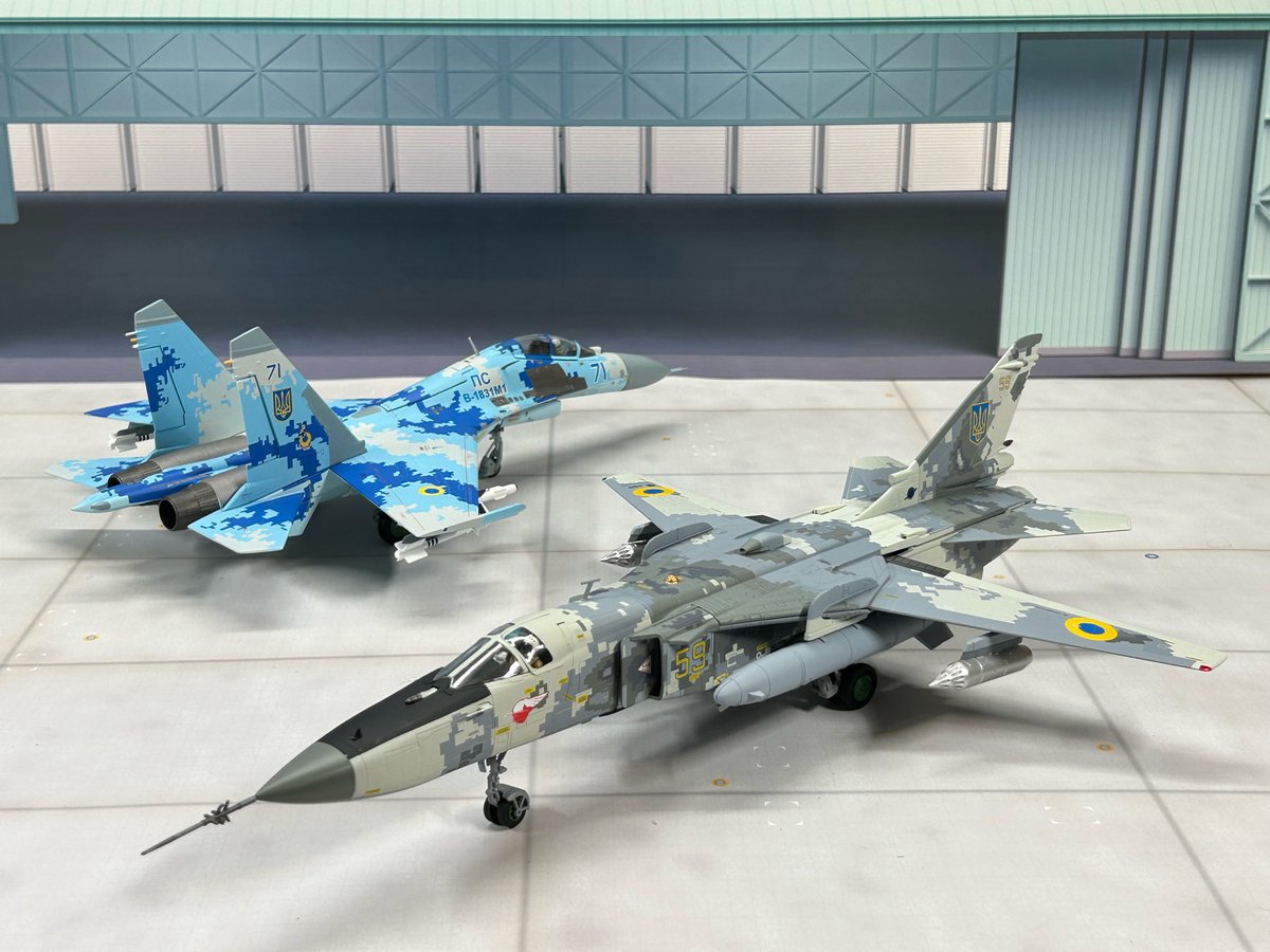 akabou_himawari's tweet photo. #UKRAINIAN_AER_FORCE #ウクライナ空軍 #CALiBREWinGS #カリバーウイングス #SU24  #JcWINGS #SU27UB https://t.co/LlbUqgjfOB