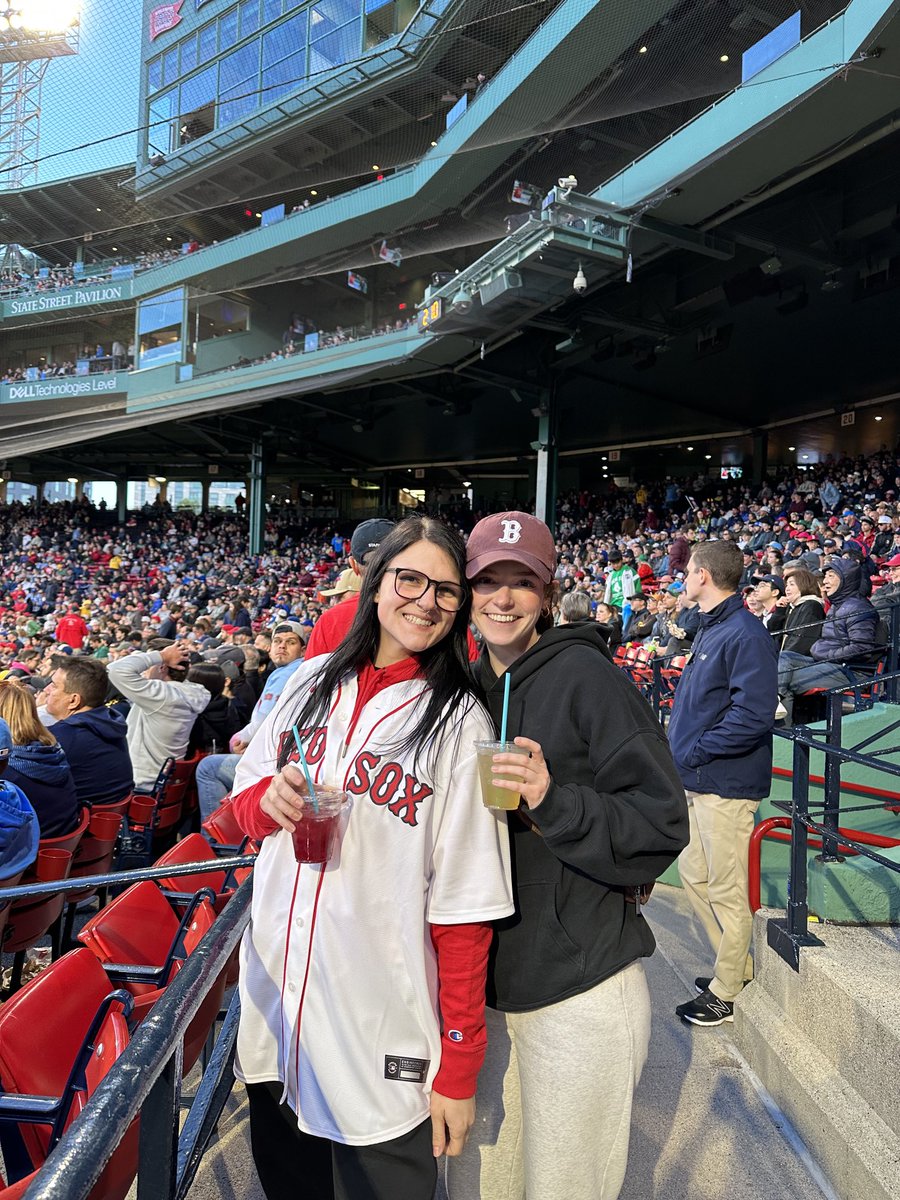 margalosmadien's tweet photo. ⁦@Bartesian⁩ ⁦@MLB⁩ ⁦@AramarkSports⁩ new margaritas in the Dugout Box at Fenway Park ! Inseat dining keeping you in the game https://t.co/G3PrybOD25