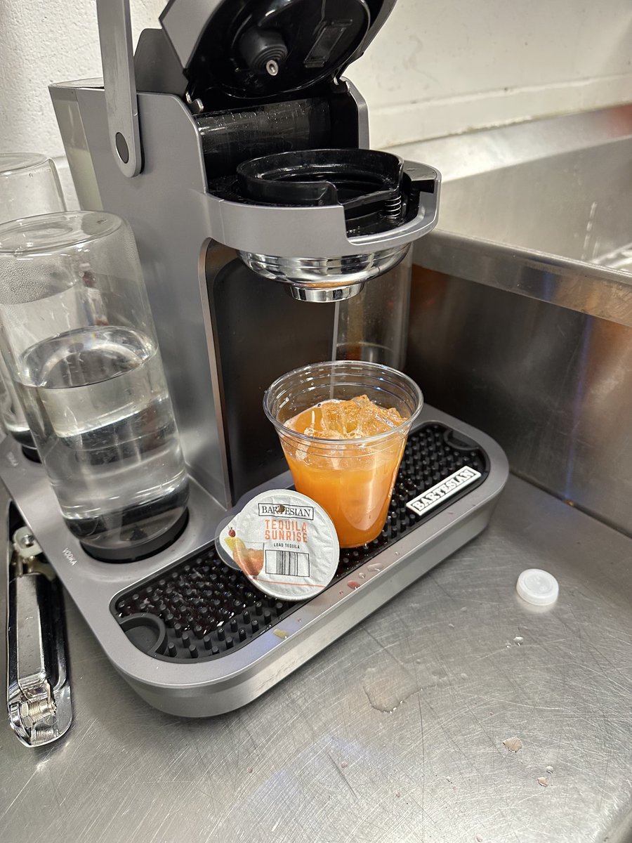 margalosmadien's tweet photo. ⁦@Bartesian⁩ ⁦@MLB⁩ ⁦@AramarkSports⁩ new margaritas in the Dugout Box at Fenway Park ! Inseat dining keeping you in the game https://t.co/G3PrybOD25