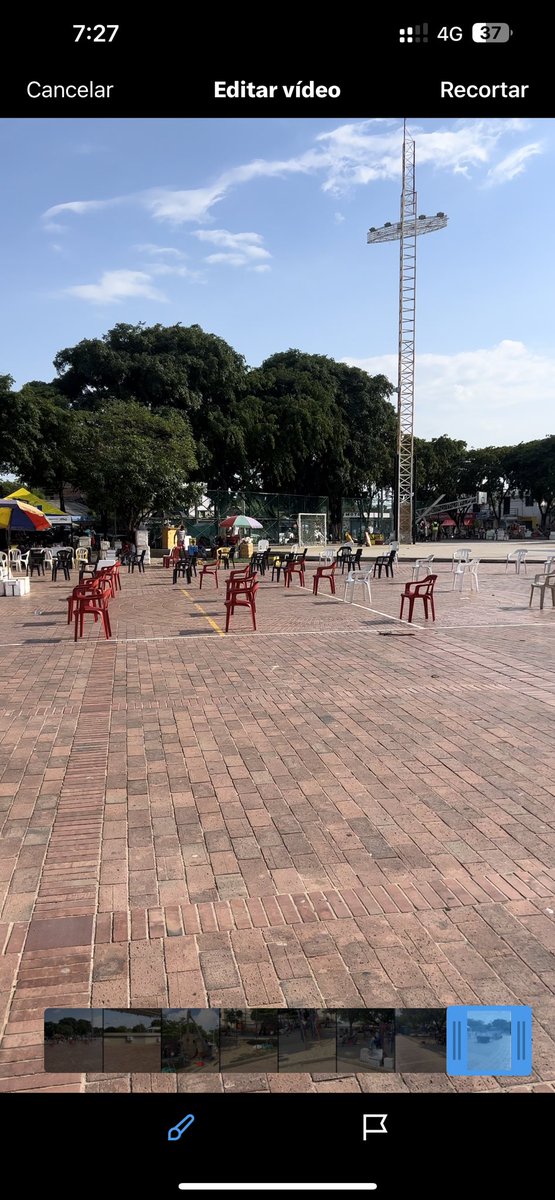 Juliojulioper's tweet photo. La democratización de la cultura, el espacio de encuentro social de la vida de barrio y la exposición de nuevos talentos estuvo ausente en el Primero de Mayo. ¿Qué pasó con la fiesta del pueblo en Valledupar? @AlcaldiaVpar #jjjuntospalanteporvalledupar https://t.co/JFgUBfAbEm