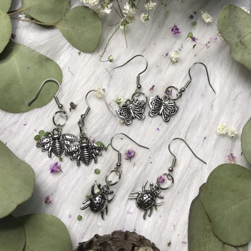 Earring sets that are perfect for spring🌿✨🐌