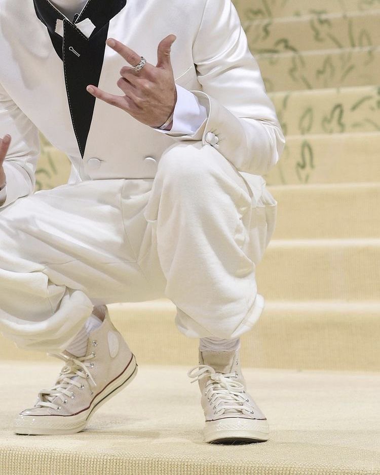 liviesiwan's tweet image. timothée chalamet e seu allstar branco no met gala 2021 você sempre será famoso