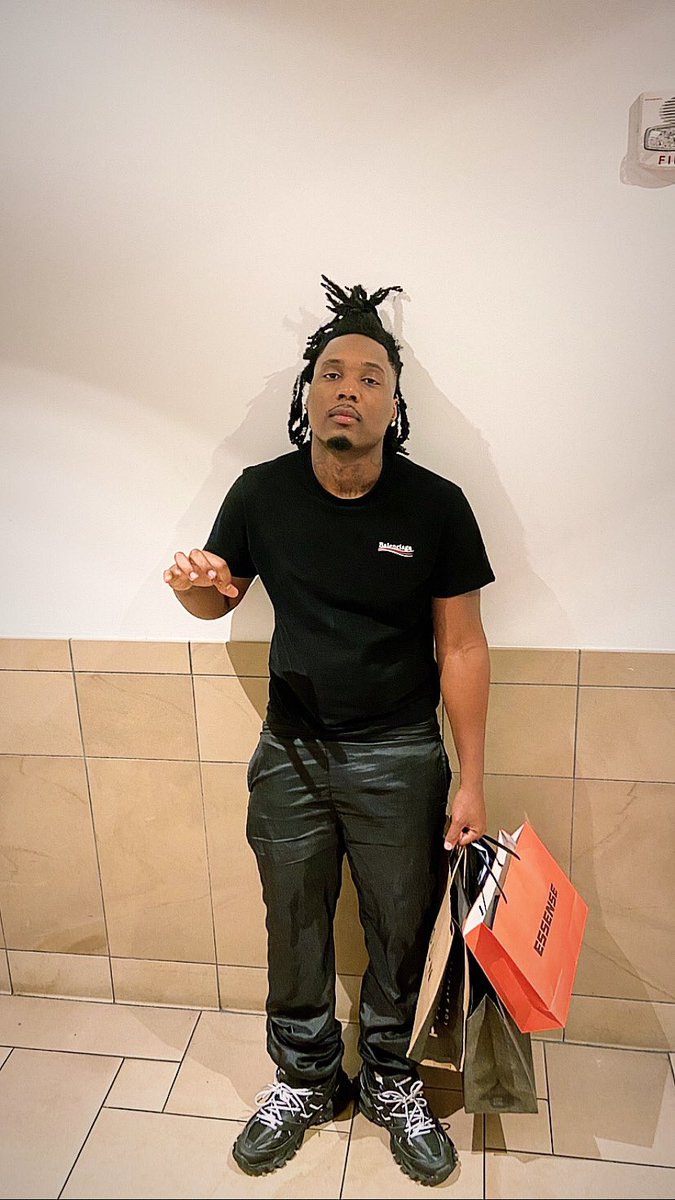 shanetheruler's tweet image. “ I ain’t falling in love with no hoe…that’s what you want from me ? That’s what you really expect ? “ - PLUTO