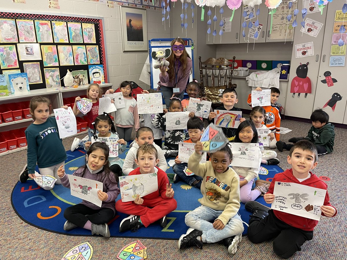 MBEMUSTANGS's tweet image. Our Kinder Mustangs celebrated Mabel’s graduation from vowel school today! 🎉💜💚 #mustangproud