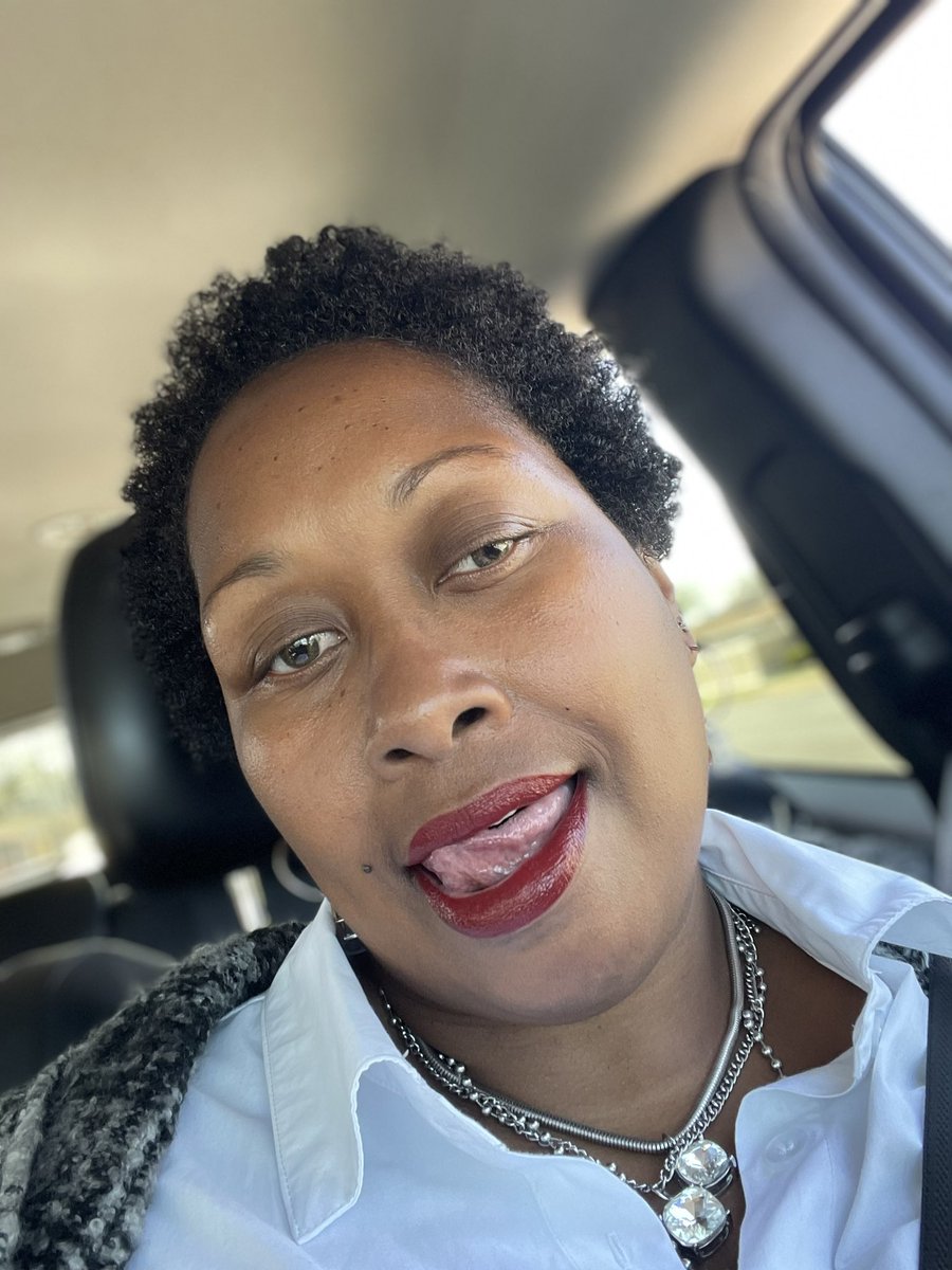 DaLuvlyCandi's tweet photo. Just me loving me 😊 #FeelingMyself #EXTRACurvy #BBW #BBWLove #PlusSizeEdition https://t.co/WwGE9R87nI