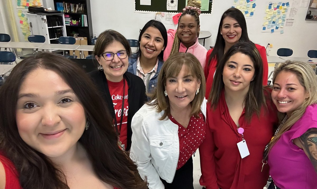 ryssecacademy's tweet photo. Happy Principals' Day to our fearless leader, Noelia Longoria! Your unwavering dedication, strong leadership, and constant encouragement have pushed us to new levels of success. We want to express our gratitude for all that you do and for your commitment to our Panther Nation. https://t.co/vAXOiClMzN