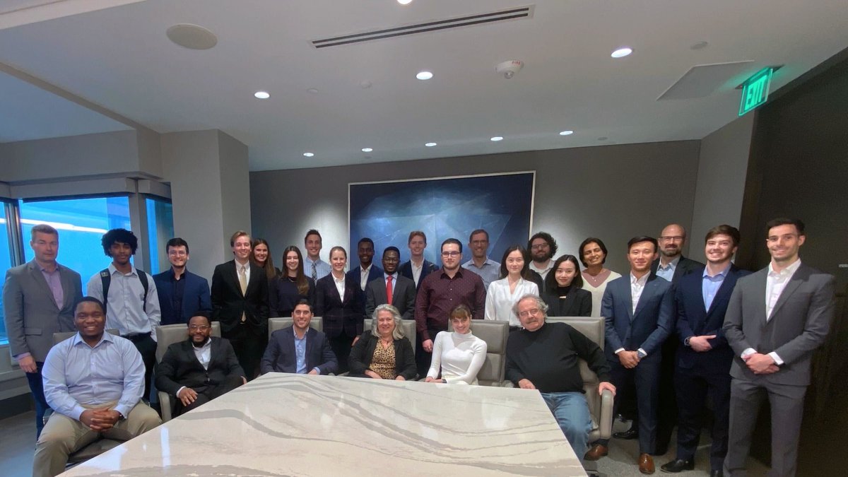 Congrats to the Carlson Growth Fund and Carlson Fixed-Income Fund for their presentations this week! Thank you to our mentors for valuable attendance, engaging questions, and insightful feedback. We appreciate Thrivent for hosting and supporting our teams. #CarlsonFundsEnterprise