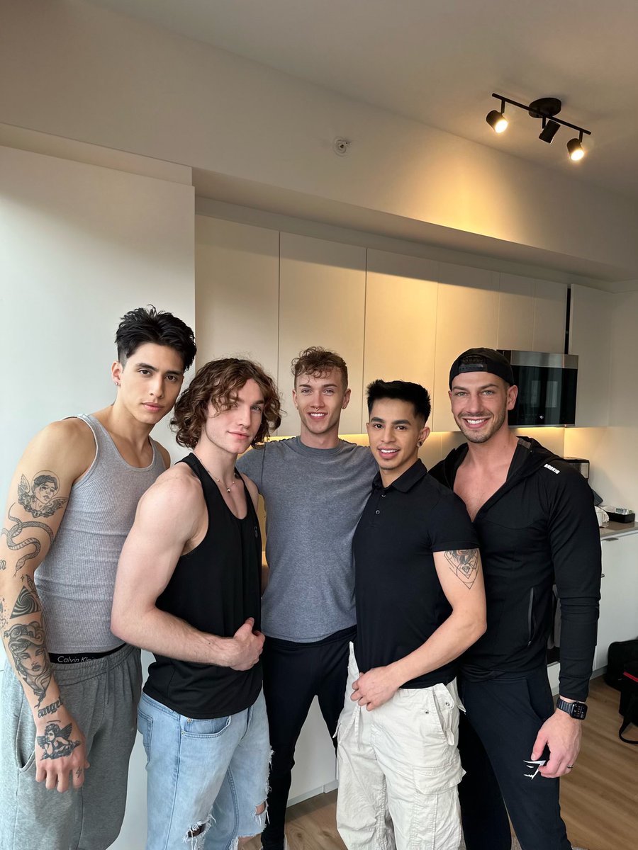 FvFY12eWYAMUhJp?format=jpg&name=medium