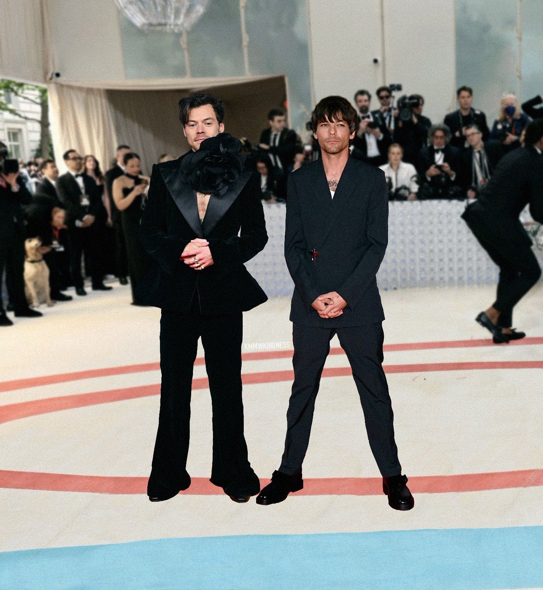kmmwkindness_'s tweet image. Grammy winner Harry Styles and husband Guinness World Record holder Louis Tomlinson just arrived at the Met Gala.