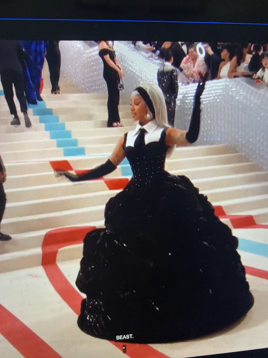 VNixie's tweet photo. So subtle for her. Classy. #MetGala  #MetGala2023 https://t.co/Dis3WFu225