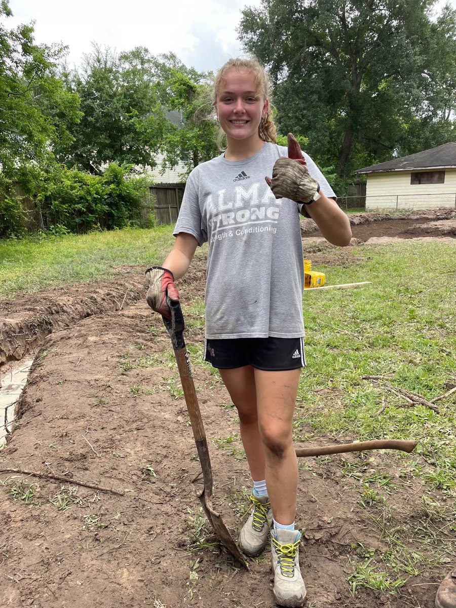 AlmaScotsWSOC's tweet photo. MAKE IT 2!! Jackie Dietz participated in a different Alternative Break in Texas. She assisted in disaster recovery from Hurricane Harvey! This week she helped build a rain garden/ drainage system for an older lady whose house had major flooding since the hurricane! Way to go JD!! https://t.co/gT0PQBLD80