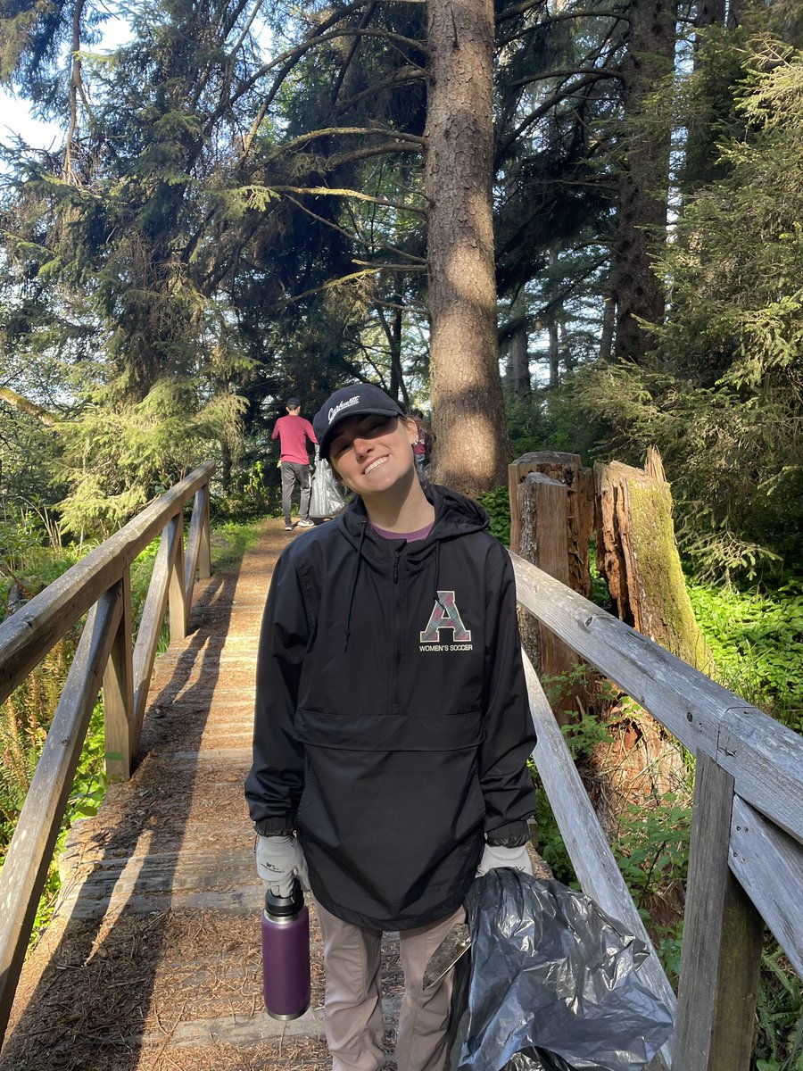 AlmaScotsWSOC's tweet photo. Paige Kohler participated in an Alternative Break this past week in the Redwood National Park in California. She participated in clean up of the trails &amp; areas within the Park along with invasive species removal throughout various state parks near The Redwood National Park!! https://t.co/aHeGj50U0m
