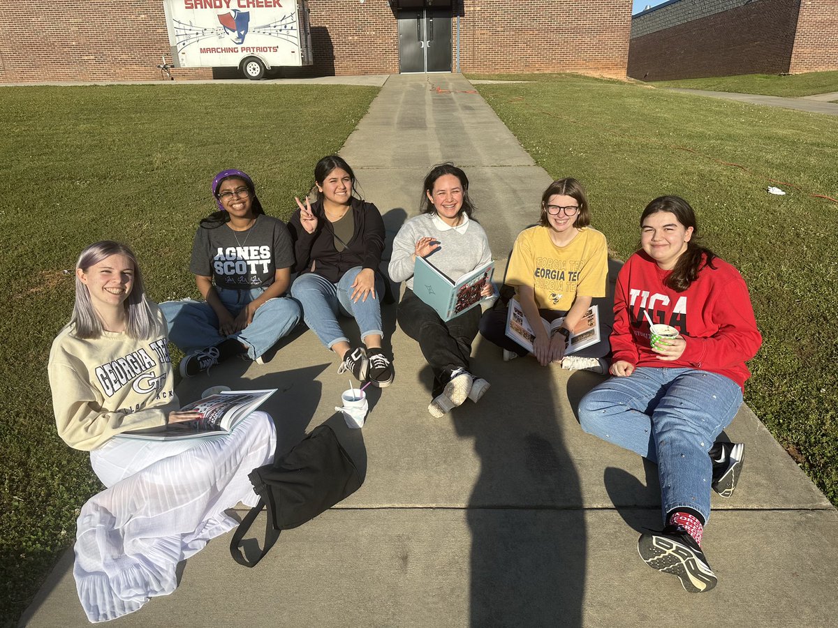 TROliverEDU's tweet photo. @SCHS_Patriots Seniors showed up and showed out representing their chosen path! A good time was had by all! #CompetitiveAdvantage #NationalDecisionDay #YearofFirsts โค๏ธ๐ค๐ @fcboe https://t.co/8EzLqqsbiz