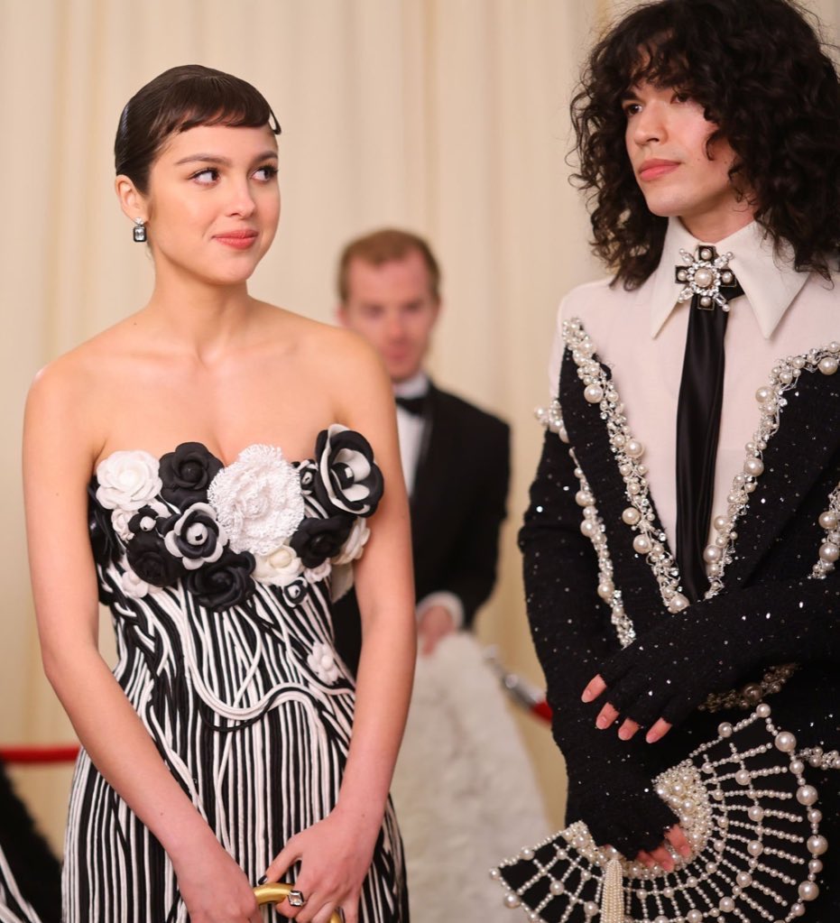 S 8 N T🪽 tweet media