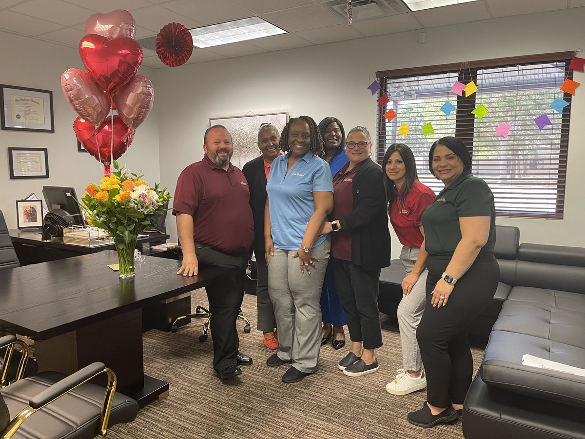 Happy Principal's Day!! Today we celebrated the most amazing Principal Mrs. Denise Thompson. We thank you for all your hard work, dedication and your leadership. 
#CSUSAproud
#wherepassionleadstopurpose 
@CSUSAJonHage 
@Jodi_Evans1 
@drdchristiansen 
@Sherry_Ann_