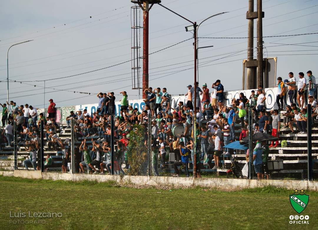 AltoVerdeSimoca's tweet photo. ¡En cualquier cancha que juegues, siempre estaremos presentes!
Ahora a bancar mas que nunca 💪🏼
#VamosLosVerdes🇳🇬
#SomosSimoca https://t.co/1zwJEtsmvE