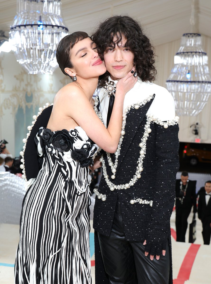 MTV's tweet photo. Rule #1 at the #MetGala: always grab a pic with your bestie 💞@oliviarodrigo x @conangray https://t.co/vSIxqHlqqF