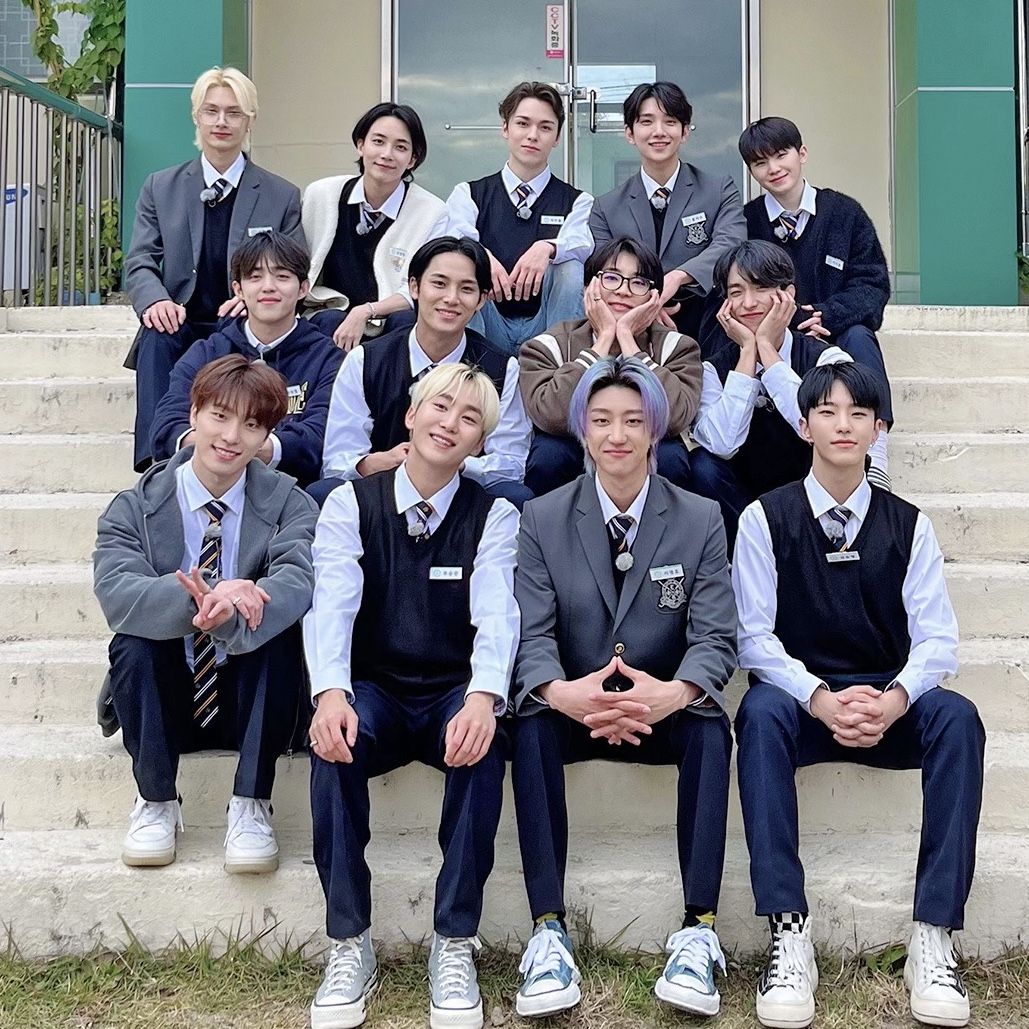 _wjunpimeow_'s tweet photo. Mayo, el mes del debut del grupo más lindo, más amoroso y el lugar más hermosamente seguro que una persona pueda conocer. ♡ https://t.co/sf4kmWkOJi
