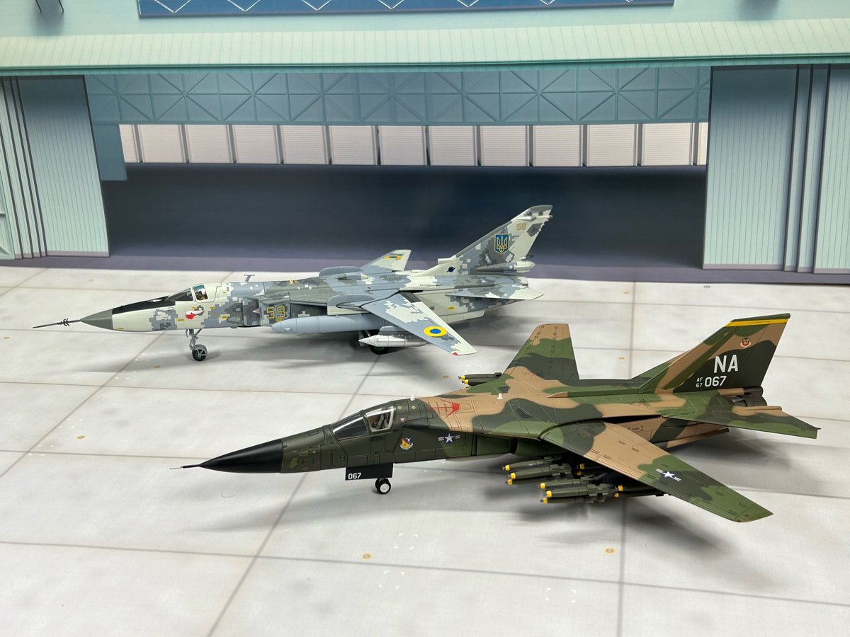 akabou_himawari's tweet photo. 似た者同士!?
#CALiBREWinGS #カリバーウイングス #SU24 #HOBBYMASTER #ホビーマスター #F111 https://t.co/72j2KancbS