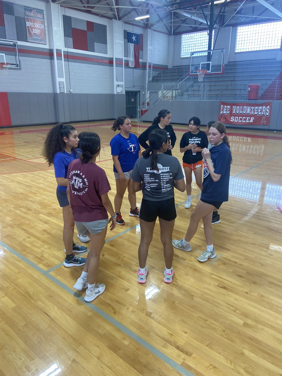 Lee Girls Basketball tweet media