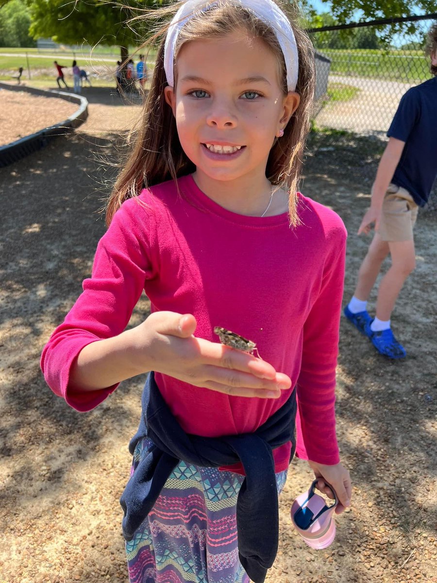 Mrs. Howard’s class celebrated learning about life cycles by releasing their butterflies. 🦋 
#ChickasawChampions #OBPride #TeamDCS