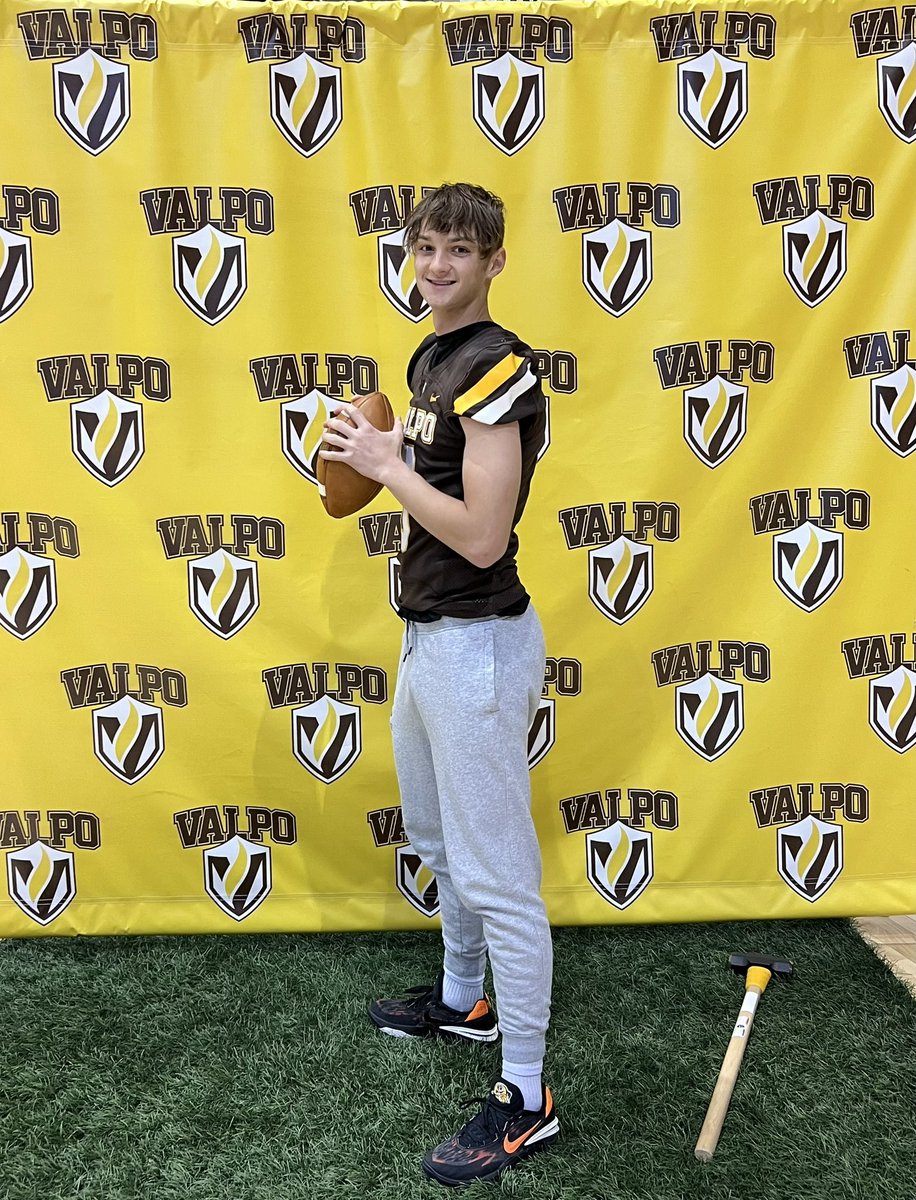 Thank U for the invite to the Valpo #SpringGame and #JuniorDay <a href="/CoachMarquis/">Dave Marquis</a> I had a blast, loved the campus and team/family atmosphere. Appreciate the hospitality. #3600  @OhioPrepsRivals <a href="/Coach_DRandolph/">Dillon Randolph</a> <a href="/AIR_IT_OUT_13/">JIM BALLARD</a> <a href="/gohowlandtigers/">Howland Tigers</a> <a href="/valpoufootball/">Valpo Football</a> <a href="/CoachLFox/">Landon Fox</a> <a href="/Coach_Symmes/">Matthew Symmes</a>