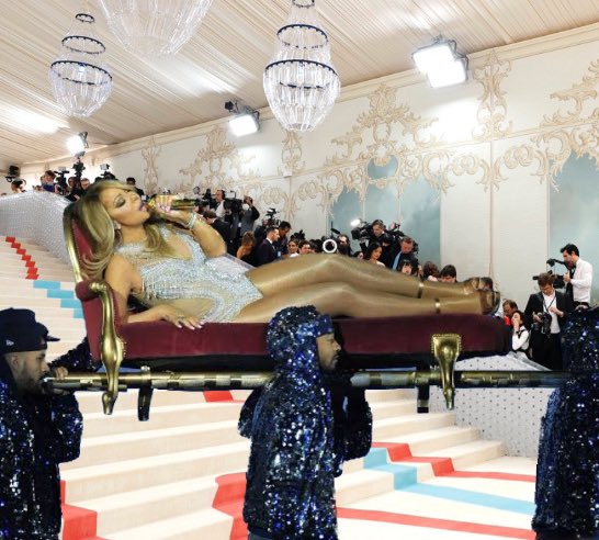 mariahdeitada's tweet photo. Cheguei! #MetGala #MetGala2023 #MariahCarey https://t.co/7TgKem7JIz