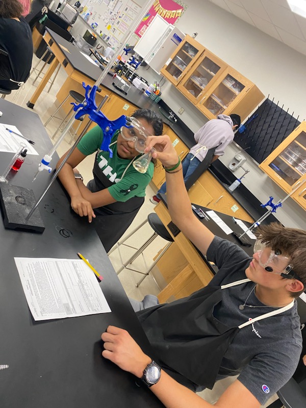 LTHScience's tweet photo. Acid &amp; Base Titration Lab FUN in Advanced Chemistry!! @LebanonTrailHS https://t.co/6aCm7CA5rm