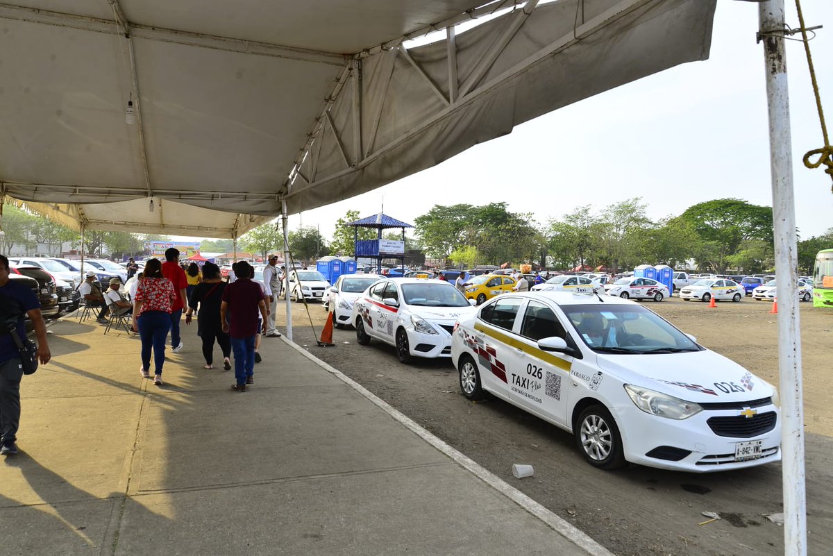 DiarioPresente's tweet photo. #FeriaTabasco2023🌺 #Taxis, unidades #Transbus y #Combis cuentan con área exclusiva por parte de la secretaria de movilidad en el recinto ferial.
Vía: Carlos Castro
➡️ https://t.co/LmtfwKRi00 https://t.co/7a0qg7D5XX