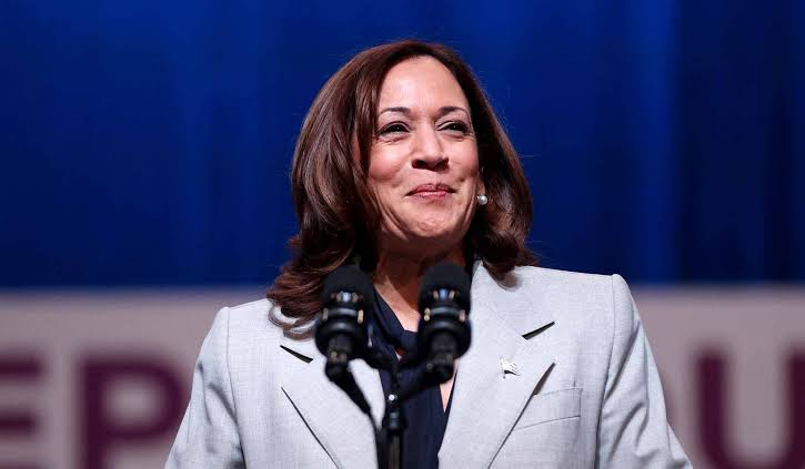 cogitoergosum68's tweet photo. @SoyIsraman Both politicians so #furris
with the tongue like a #nudo,
has her mouth glued con #engrudo.
Their names? #Margarita_Harris! https://t.co/kMx7jO7rlj