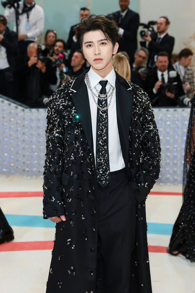 the__1andonly's tweet photo. wtf ndnsjwnannsjsks an international fan of KUN here! this look is just… beyond words @CXK_official @Prada #CaiXukun #PradaxKUN #MetGala https://t.co/kdFOfs35LP
