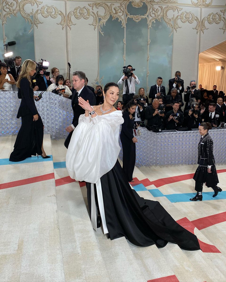 metmuseum's tweet photo. The woman, the myth, the legend: #MichelleYeoh ❤️❤️❤️ #MetGala https://t.co/vSJx97PKkk