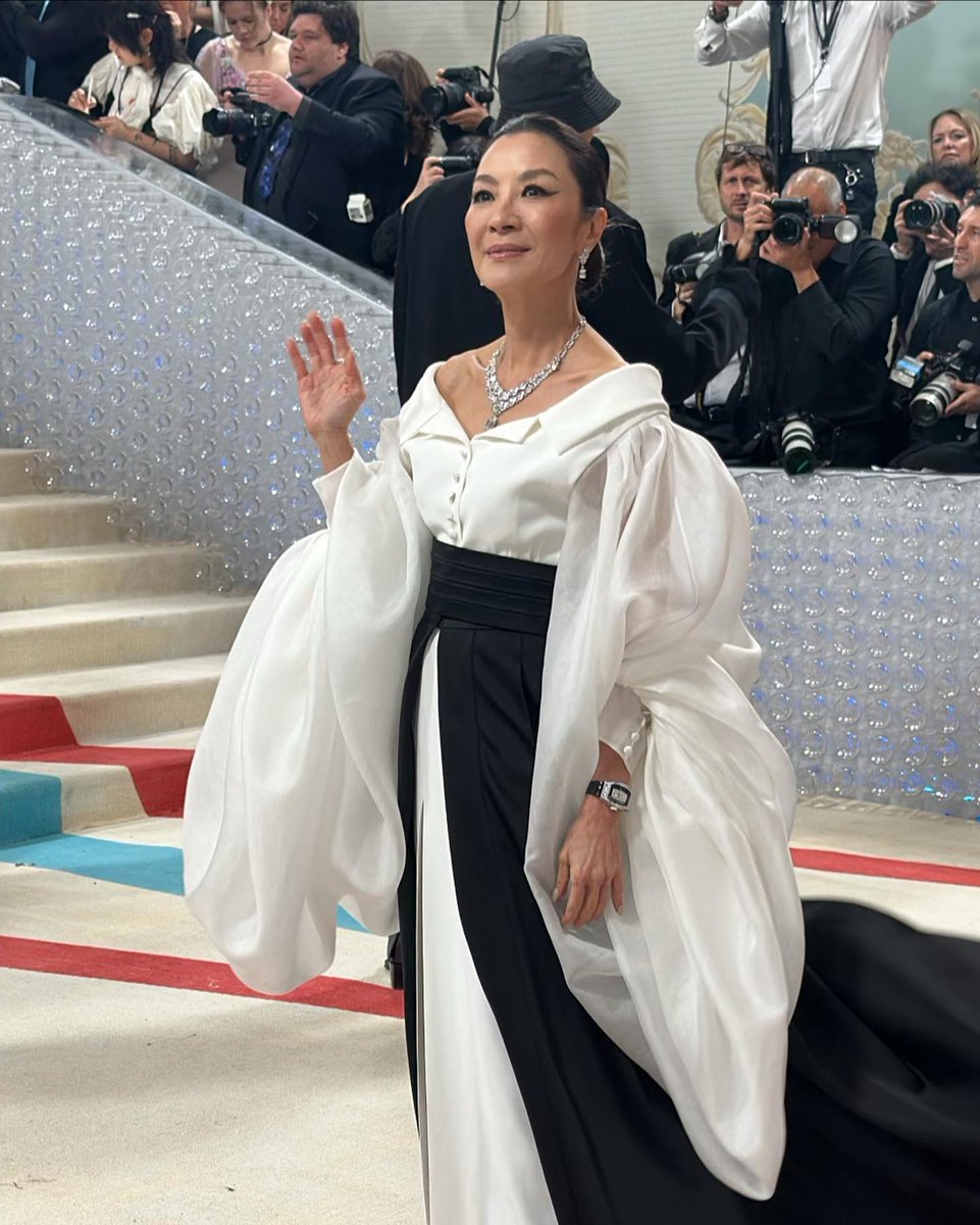 The woman, the myth, the legend: #MichelleYeoh ❤️❤️❤️ #MetGala