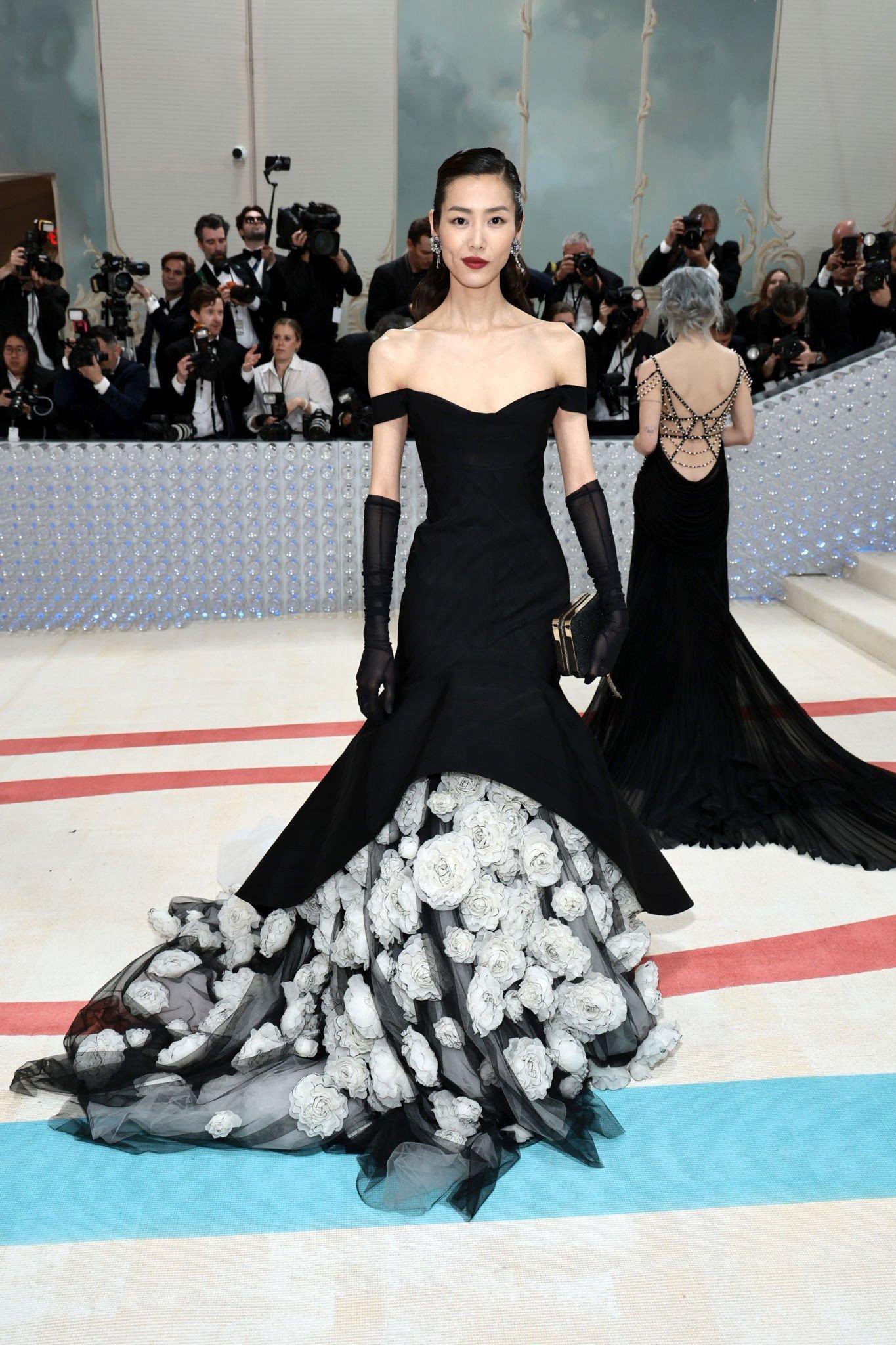 Kyla is reading VALLEY VERlFlED on X THREAD quick thoughts on the Met Gala 2023 outfits metgala MetGala2023 31 LIU WEN Wow the Chinese supermodels are slaying tonight The dress is