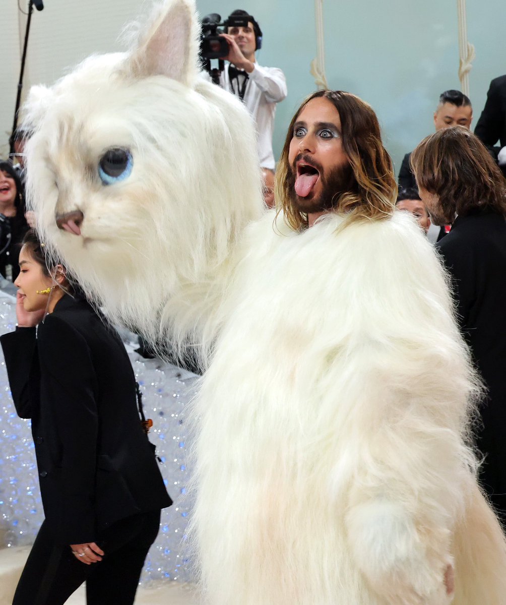 nanarude's tweet photo. Jared Leto #MetGala #MetGala2023 https://t.co/wWdp98PYd4