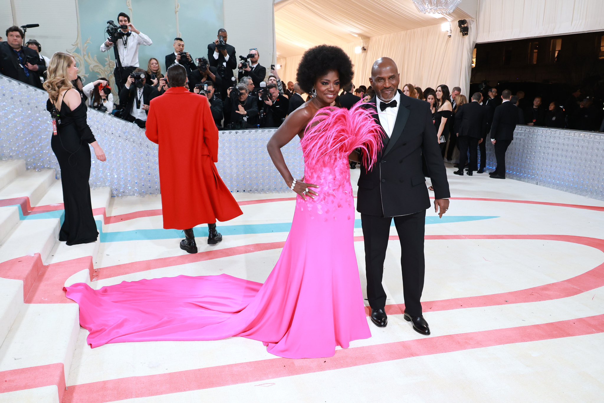 Viola davis top pink dress