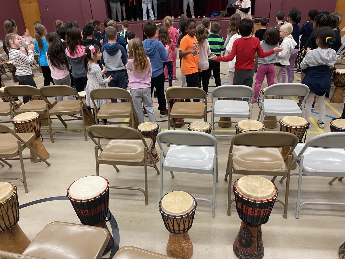 The students had a lot of fun participating in a drumming lesson today <a href="/stthomasmore19/">St Thomas More DPCDSB</a>