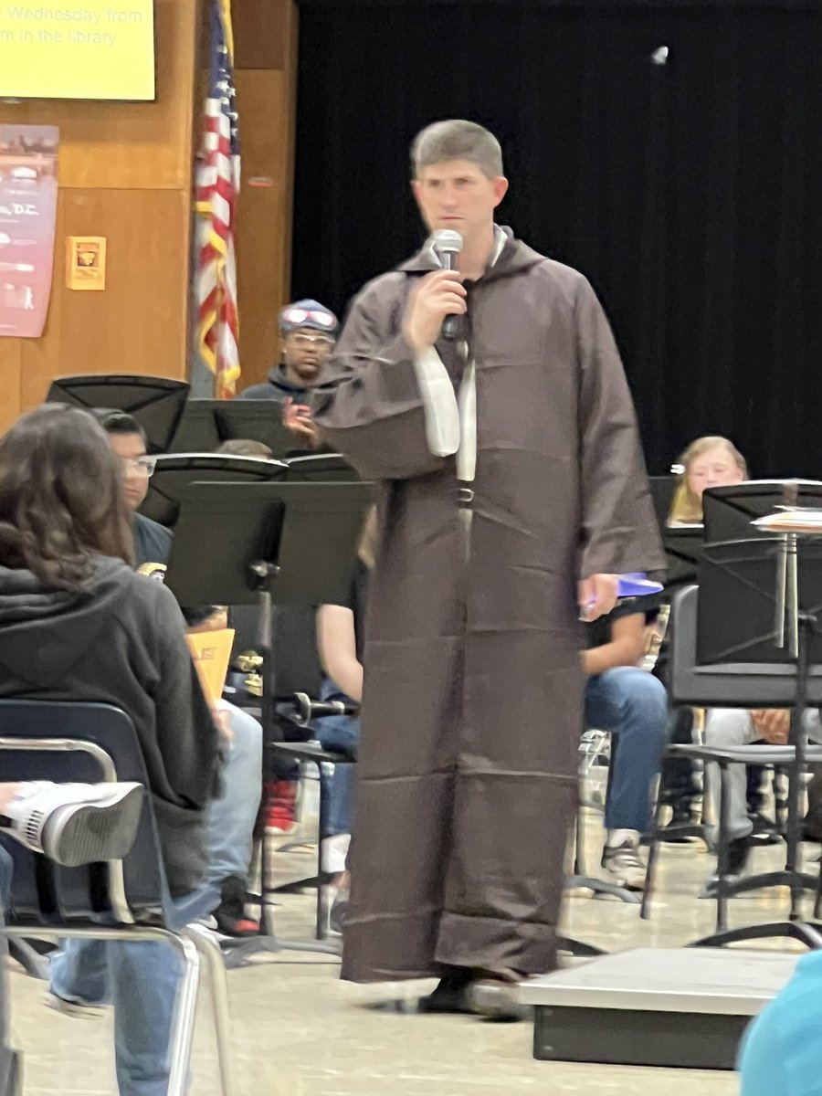 scucfinearts's tweet photo. Some additional pictures from tonight’s Dobie JH Band Spring Concert #thosecostumes #thatmusic https://t.co/EWVk7Y6qkE
