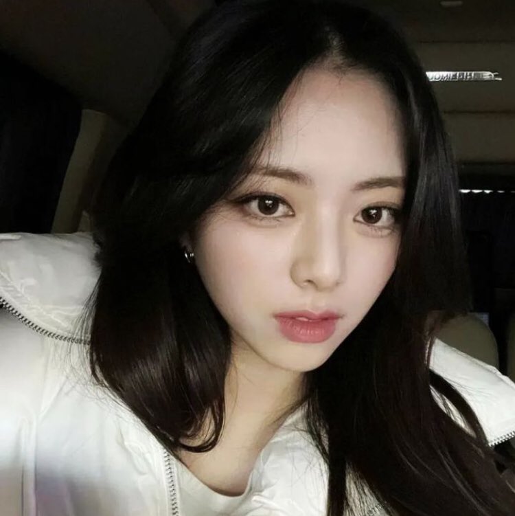 gaeulvx's tweet photo. { day — 4 }  helloo ,  i’m  yel ! 

☆  she / her
☆  15
☆  filo

not  new  to  stan  twitter  but  new  account .  i’m  looking  for  engene , midzy , fearnot , bunnies , any  group  to  interact  with !  rt  to  spread ,  ifb  fast 💋 https://t.co/5hILINJBpd