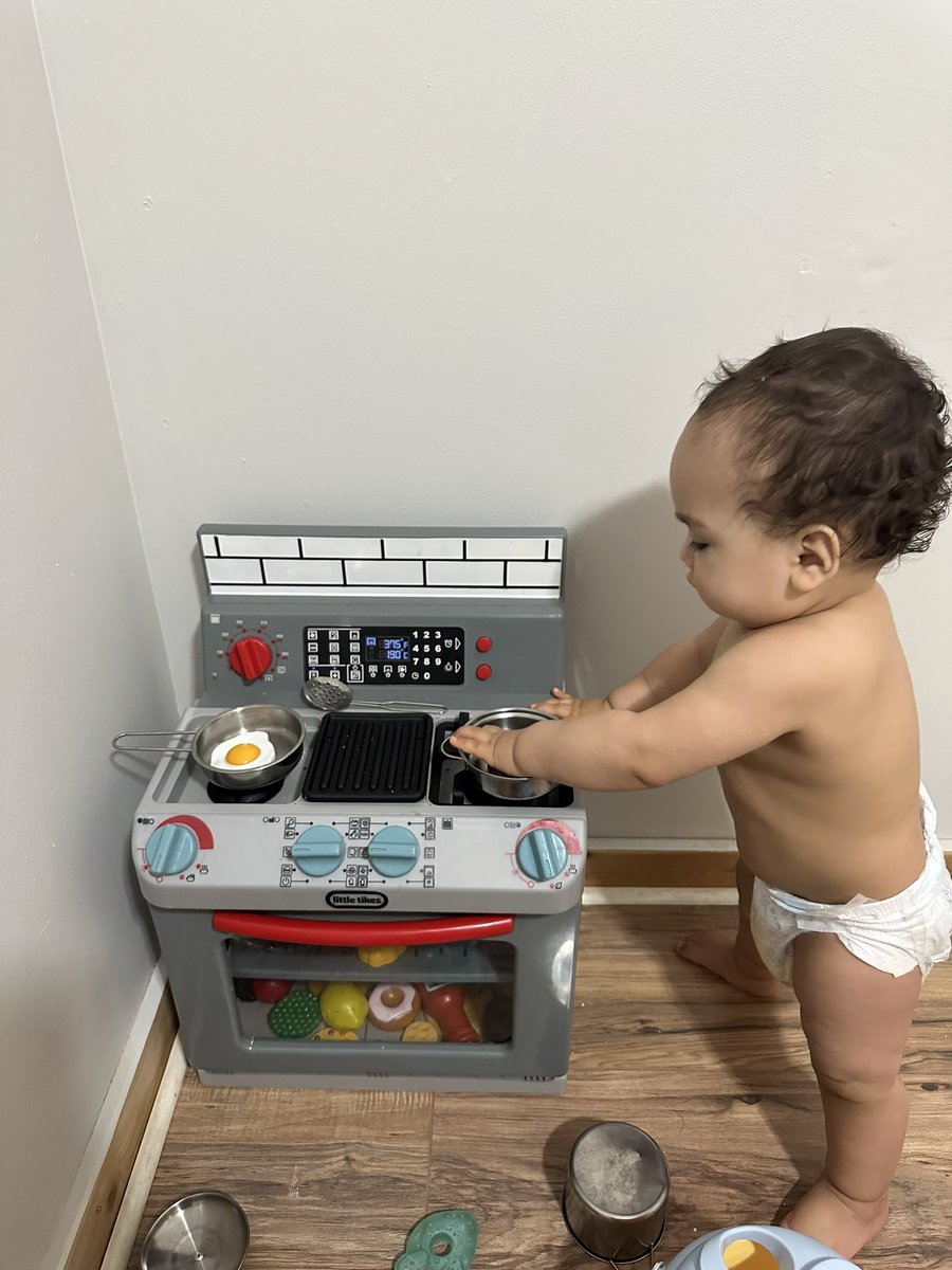SueHappy3's tweet photo. Egg drop soup for dinner! 👌🏻👌🏻 #chefchunky 3.5 stars he could have worn at least an apron! 😂. #dinner https://t.co/6ChB0kt9PW