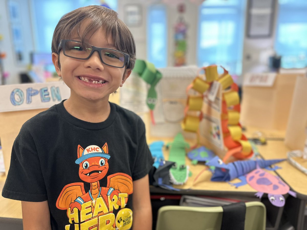 LpeFirsties's tweet photo. During our economics unit, 1st grade students @LPES_OCPS had a chance to become producers. Each student created a paper based good to “sell” in their classroom! https://t.co/rHUSLSQql4