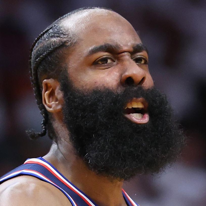 JAMES HARDEN HAS 42 POINTS. 🔥