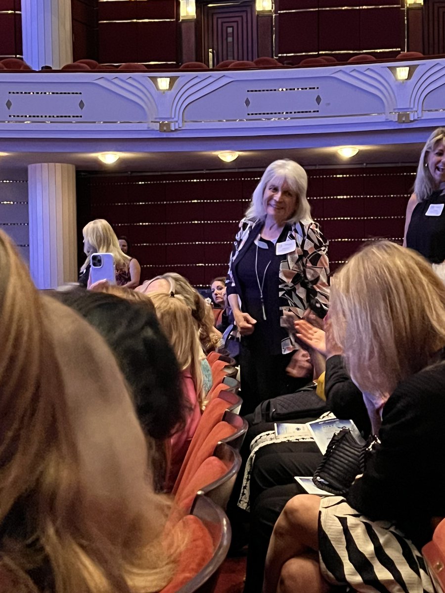 Congratulations to <a href="/SouthOliveTiger/">South Olive ES</a> Ms. Hodgkiss on winning a Dwyer Award!!! #GrowingUpGreat <a href="/DavaHam/">Dava Hamerling</a>