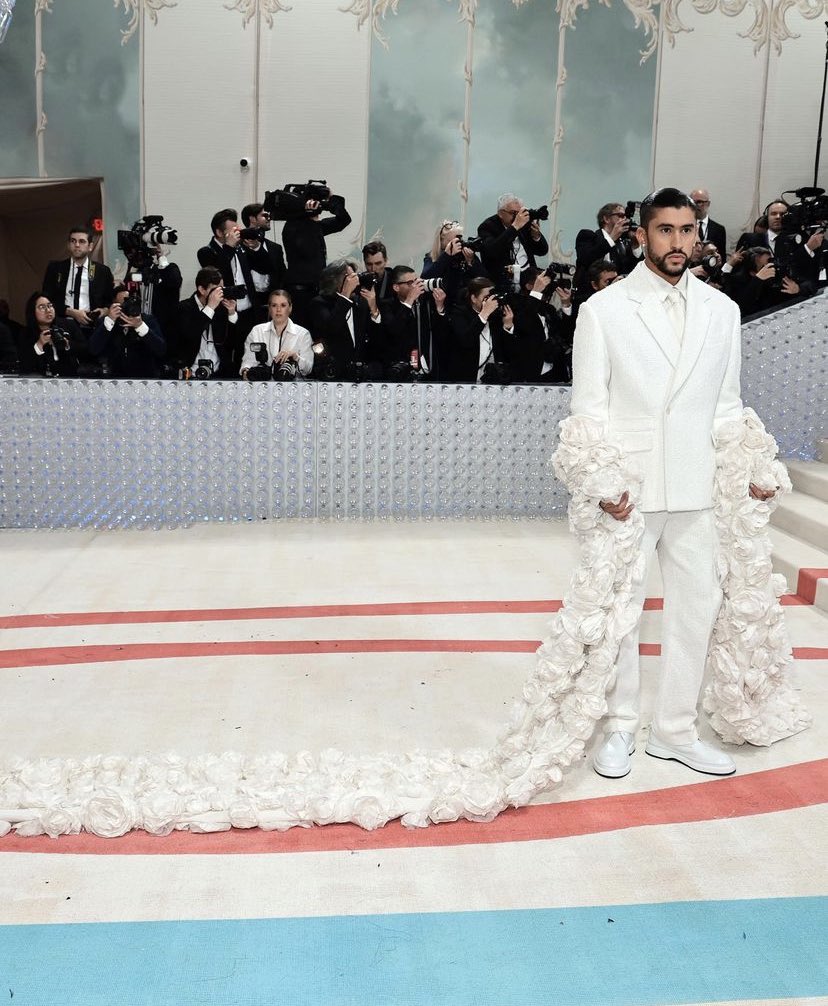 nanarude's tweet photo. Bad Bunny #MetGala #MetGala2023 https://t.co/Jl04MuxqhL