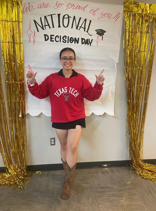 Seniors Aysha ( @TexasTech ) Dacianna ( @LSU ) and Brea ( @txst ) are all ready to go be great! Congrats ladies #NationalCollegeDecisionDay #seniorsyear #classof2023