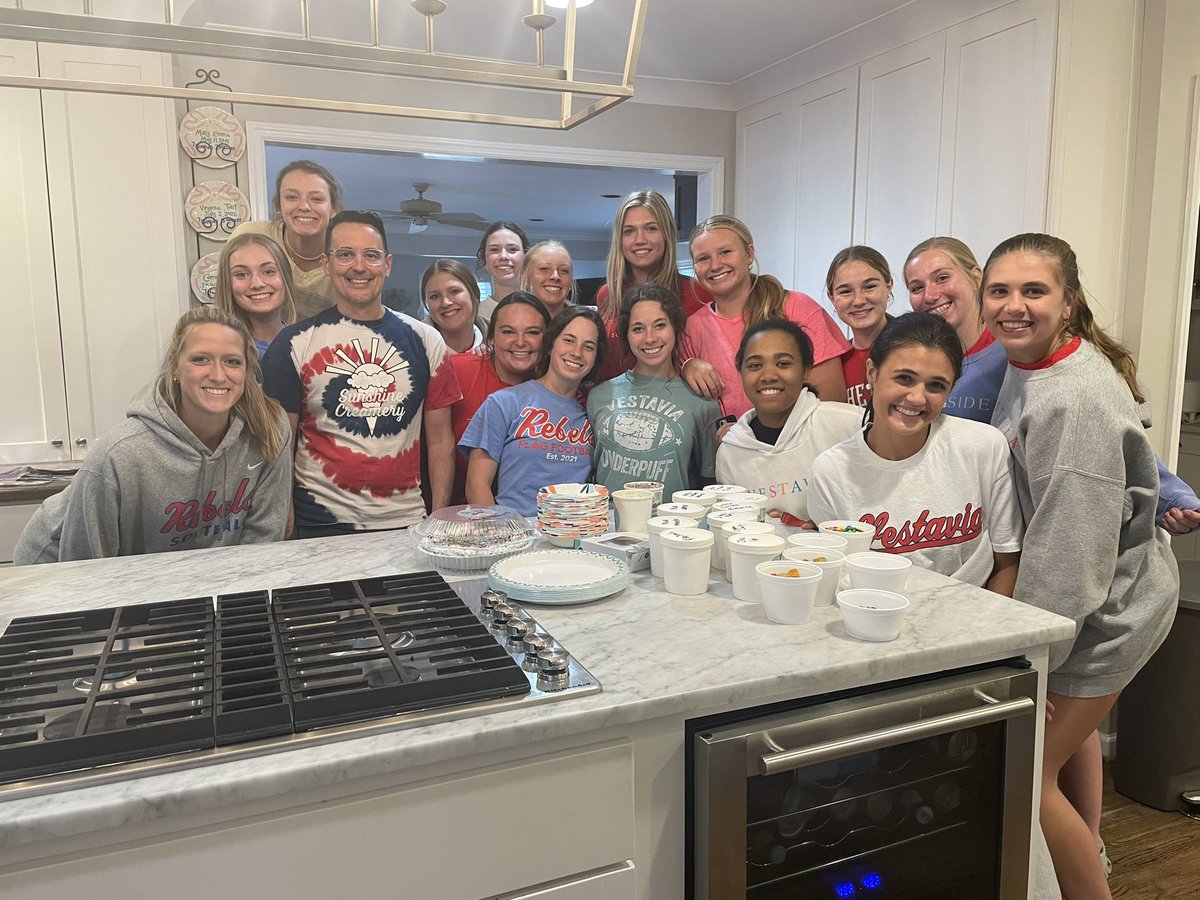 VHHS Softball tweet media