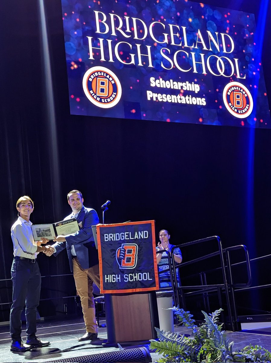 BridgelandCCS's tweet photo. So many impressive awards and accolades were announced during tonight's @BridgelandCFISD Awards Ceremony, including 10 Bear Leadership Awards, BHS's first @WestPoint_USMA appointment, and two $200,000 @USNavy scholarship recipients. Go Bears!!! #BridgelandBest https://t.co/VHa0lROV7Z
