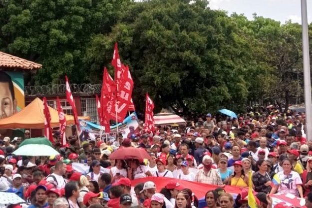 PrincesaDeHugo's tweet photo. Este #1Mayo Caracas Se Llenó de Rojo Rojito, Con Una Masiva Movilización Para Celebrar El Día del Trabajador. 

¡ En Venezuela Seguimos Avanzado Hacía El Futuro !

#TrabajoYPatria

@dcabellor
@PartidoPSUV
@JuventudPSUV https://t.co/fAJmty3e6l